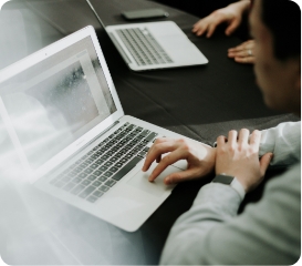 Persona con smartphone