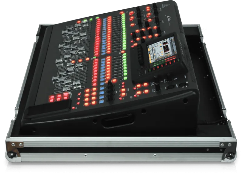 Mixer digitale Behringer X32-TP a 40 ingressi e 25 bus — foto 1