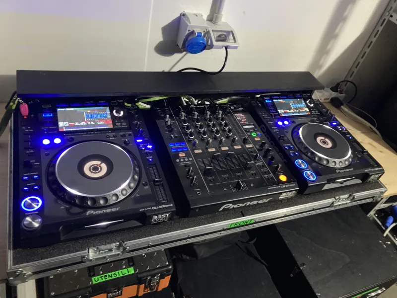 Consolle DJ completa Pioneer CDJ-2000NXS