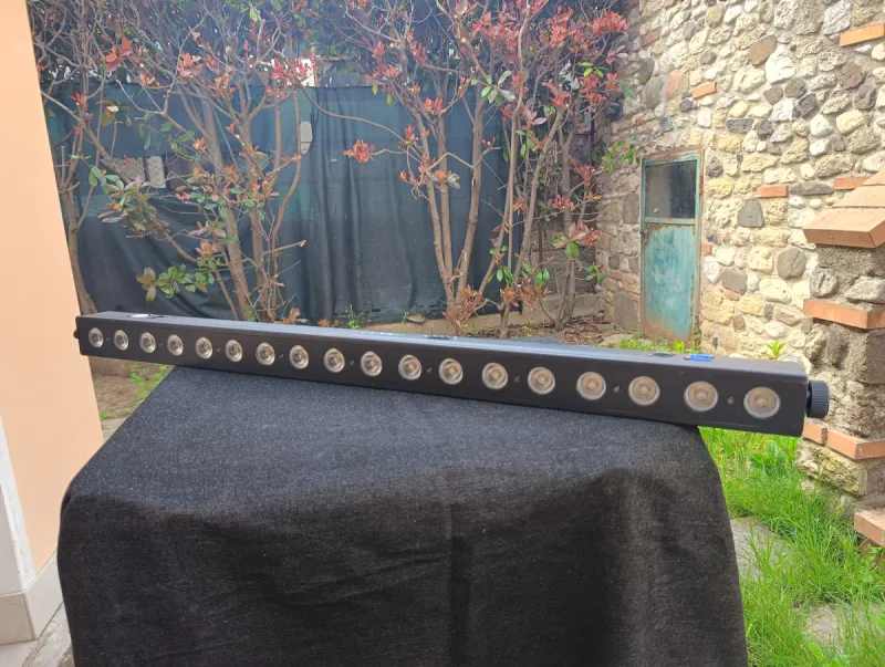 barre led RGBWAUV 18x18w
